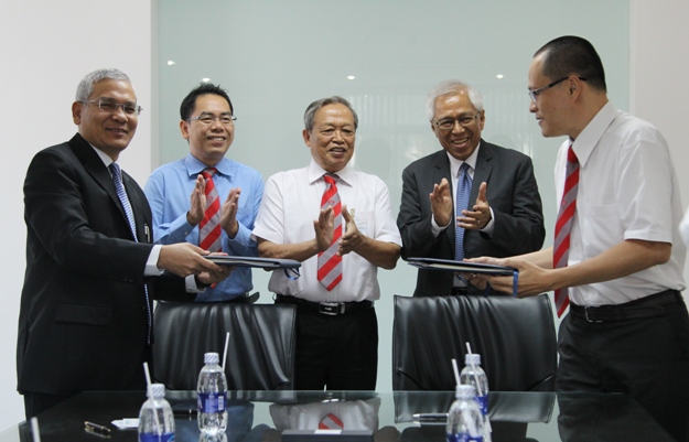 HUTECH hợp tác cùng OUM thành lập Trung tâm Tiếng Anh Malaysia – Vietnam 22